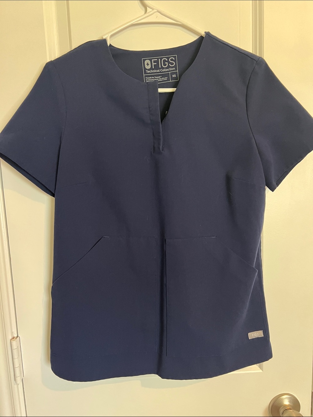 Bundle of Figs Navy Blue Short-Sleeve Medical Scrubs *Read Description* - Picture 5 of 15
